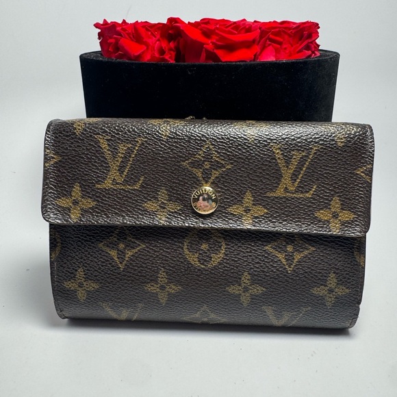 SOLD Louis Vuitton Alexandra Wallet Monogram Canvas Made in France 2007 - Picture 1 of 16